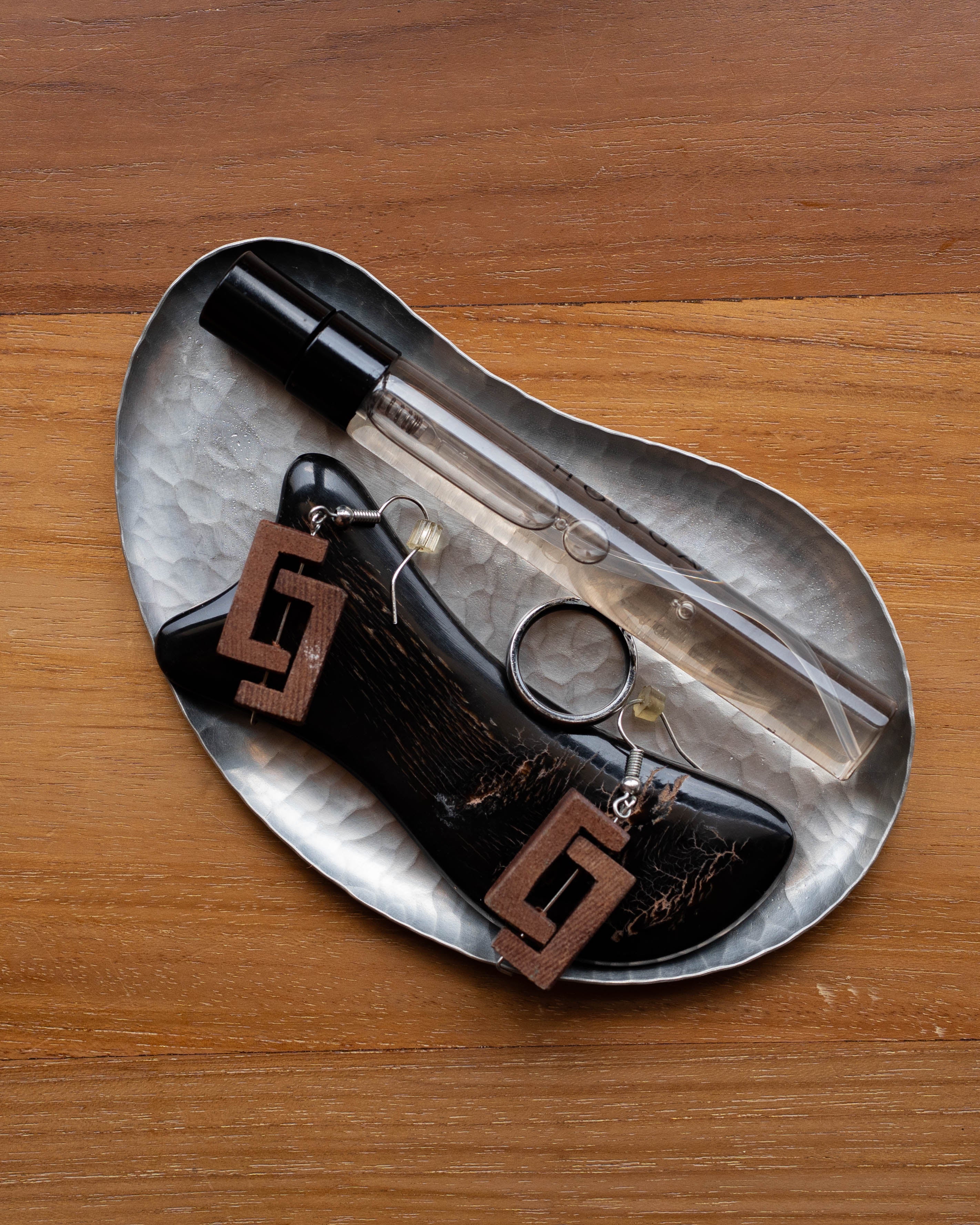 hammered magatama plate