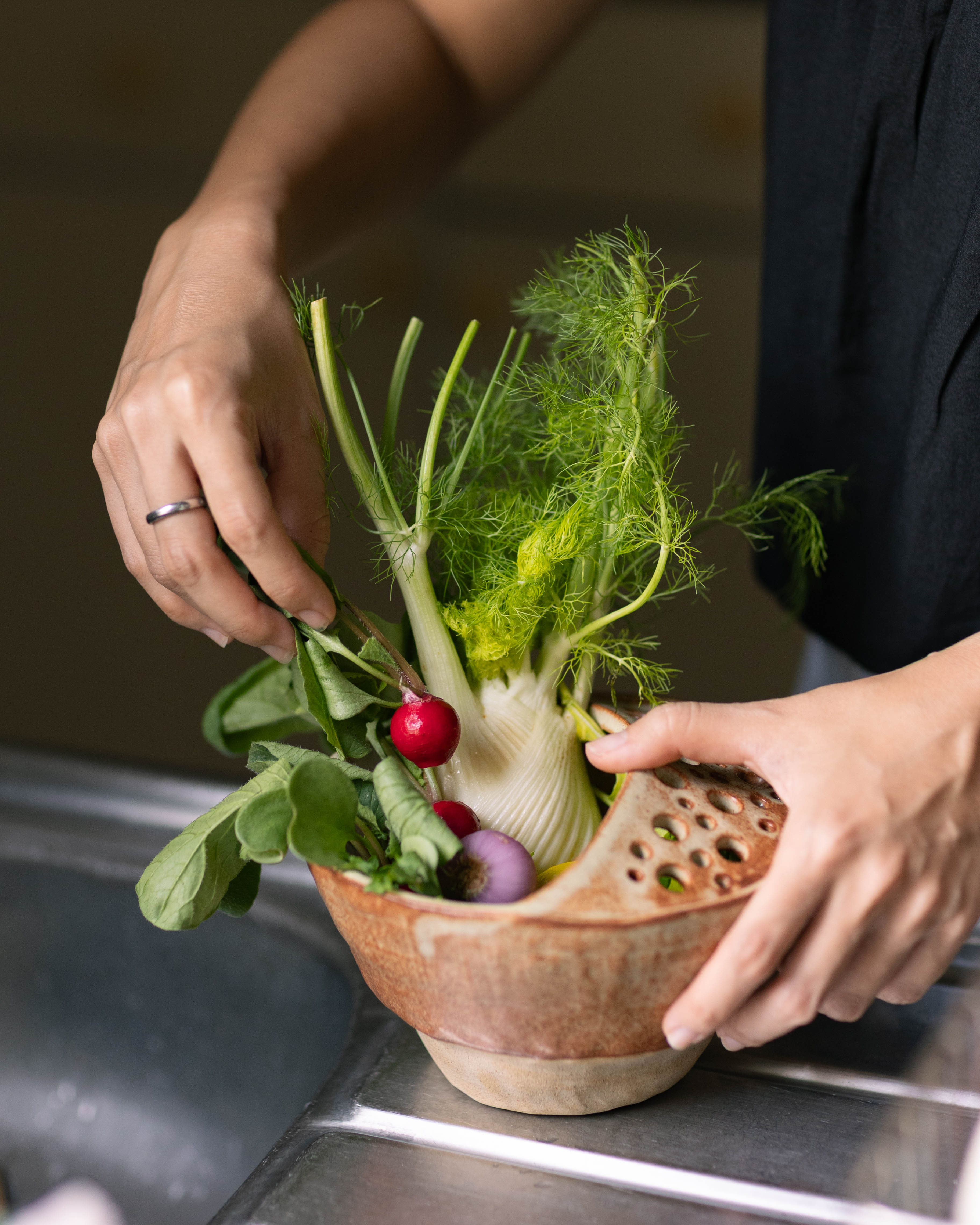 kitchen + kado : colander & flower frog